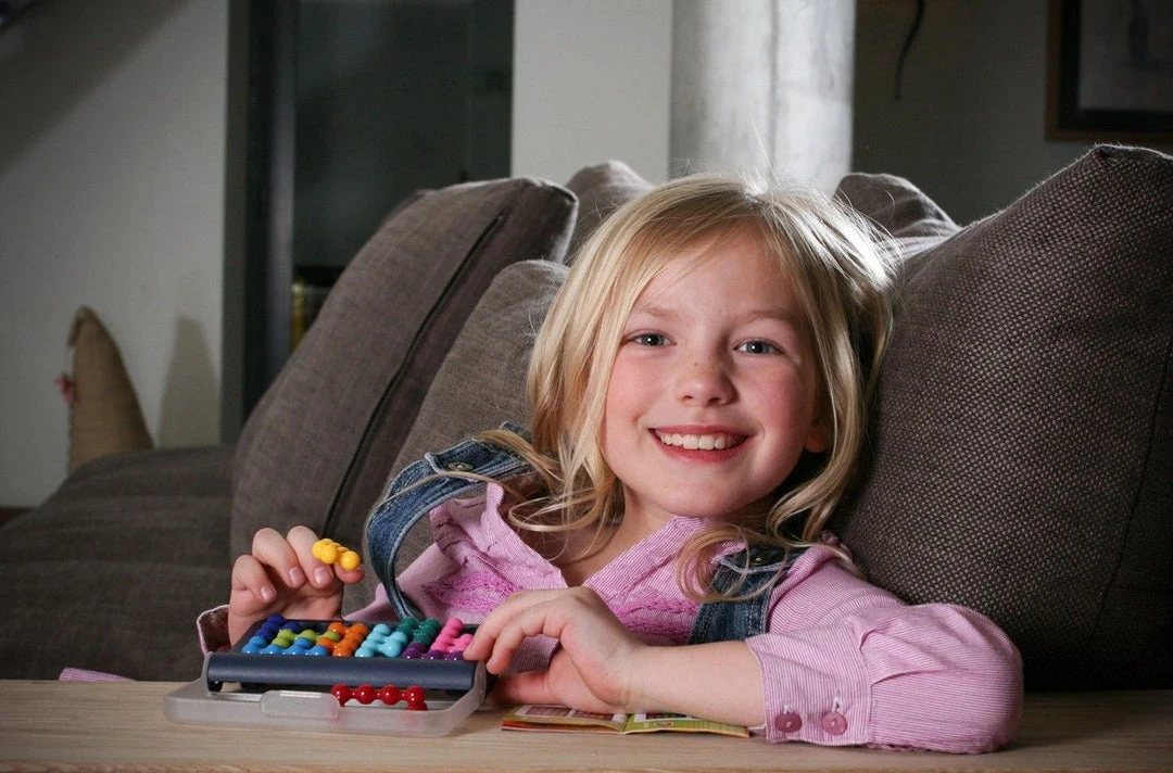 Board Games Smart Games: IQ Fit 5 Board Games Smart Games: IQ Fit