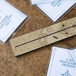 The Dicetroyers - Pick And Play Card Holder: Cherry Version – Single Row (Italy Import) Import Games