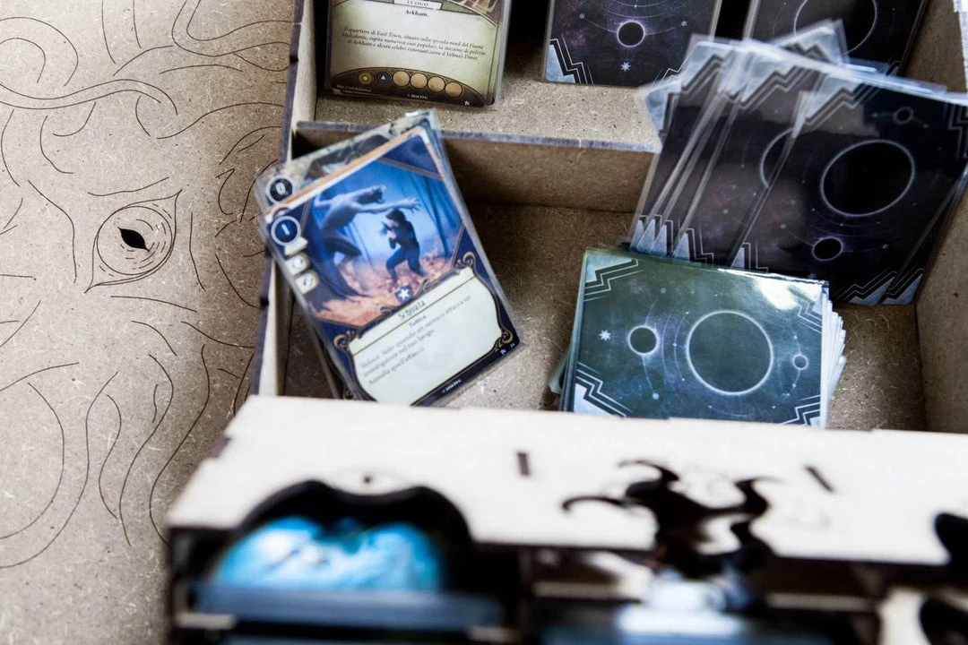 Import Games The Dicetroyers - Arkham Horror: The Card Game - Storage System (Medium) (Italy Import) 6 Import Games The Dicetroyers - Arkham Horror: The Card Game - Storage System (Medium) (Italy Import)